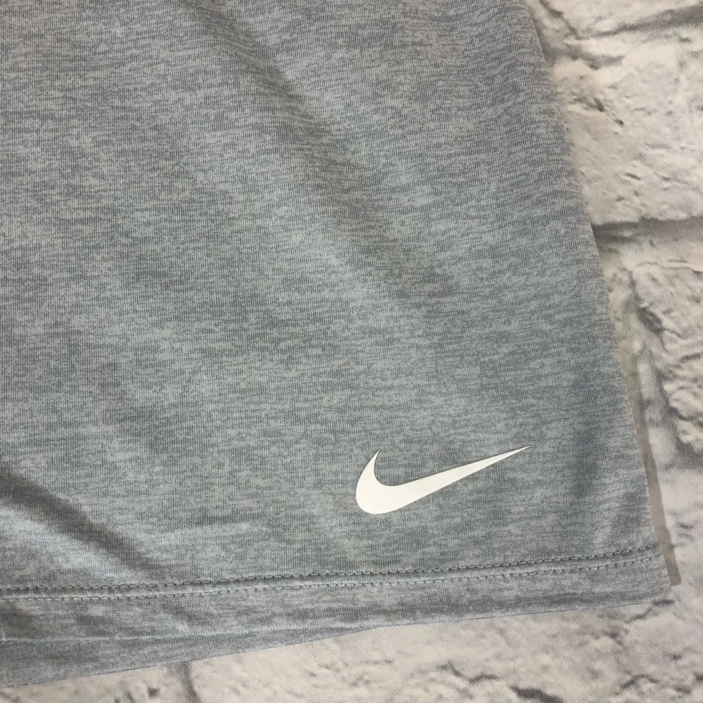 Nike Shorts and T-shirt set. Light Gray & Navy Blue. Size Small